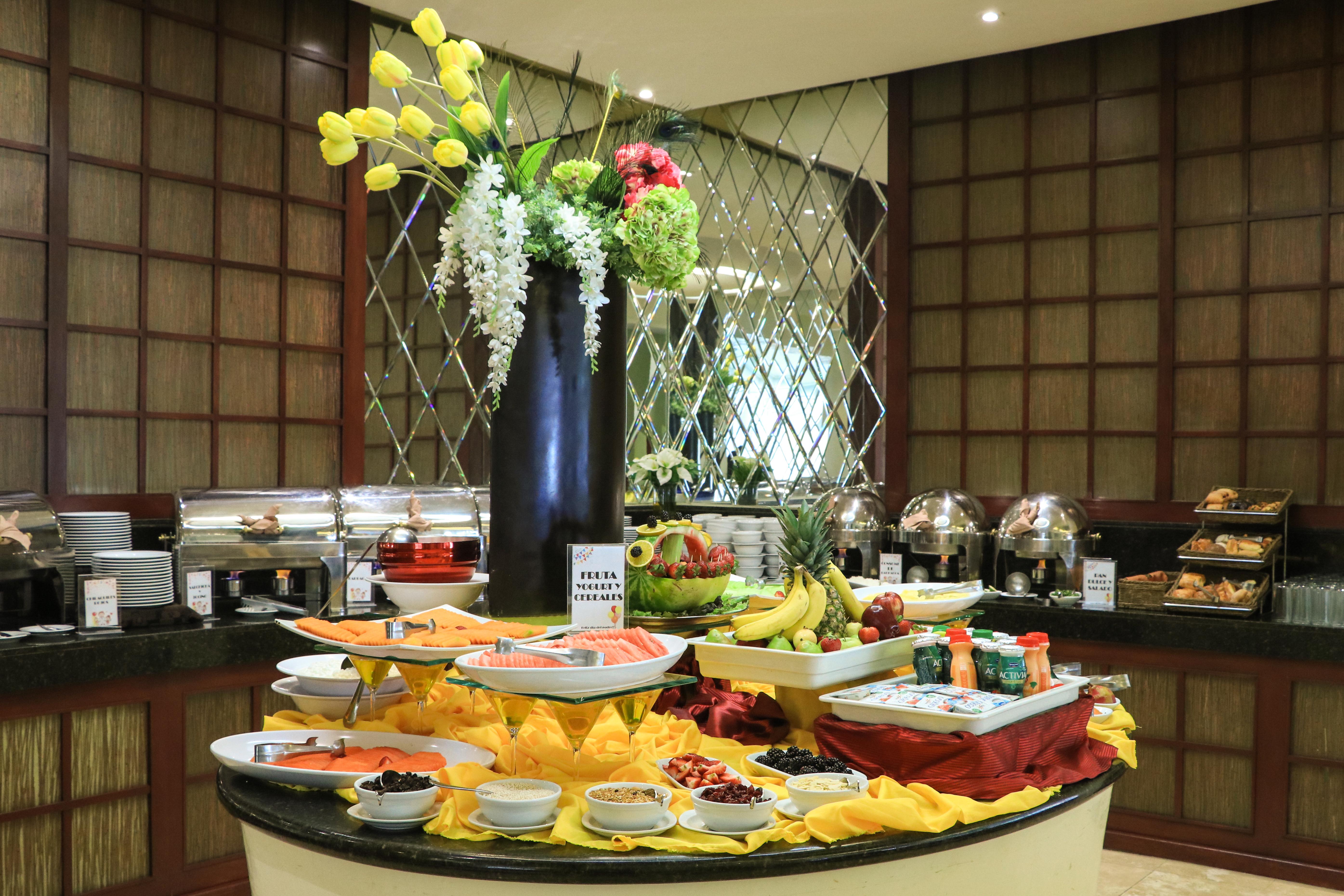 Belair Unique Mexico City Wtc, Trademark By Wyndham Exterior photo A fruit salad buffet